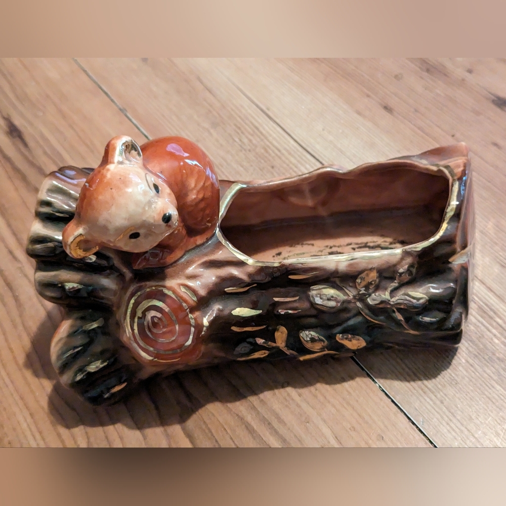 Vintage Shafer Bear on a Tree Stump Planter With 23 karat Gold accents